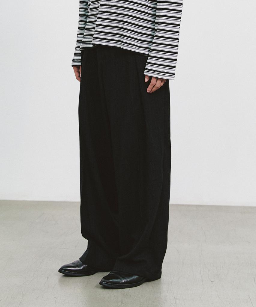 BALLUTE Pin Stripe Deep One Tuck Pants (Black)
