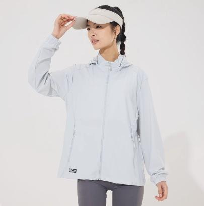 Cool and Breathable Sunscreen Clothes Women's Summer Loose and Light Breathable Hooded Casual Sunscreen Clothes Solid Color Breathable Perspiration