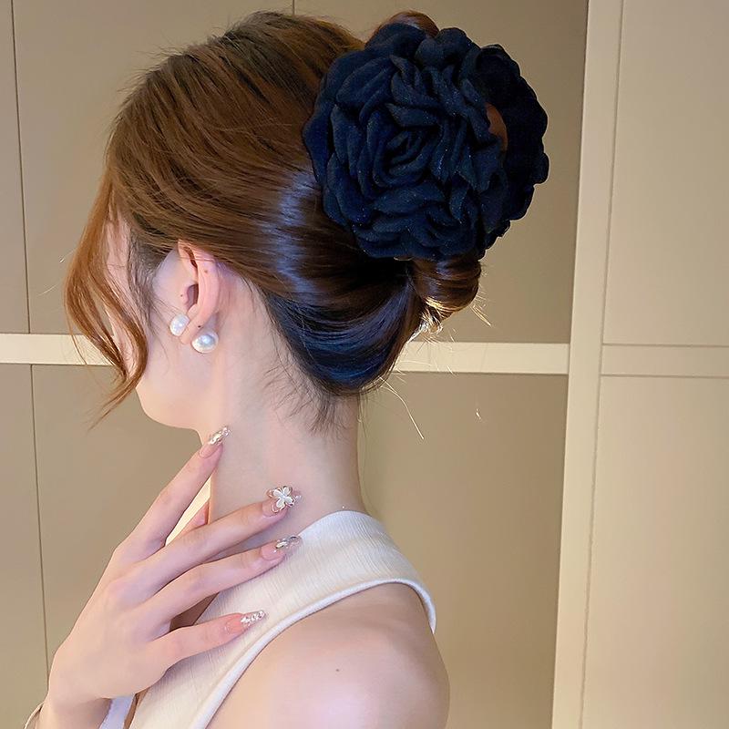 Korean Fashion Flower Hair Clip: Sweet Girl Shark Claw for Updos - Fresh, Stylish Hair Accessory