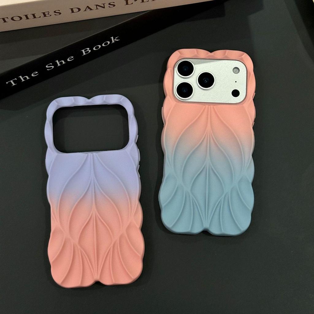 Electroplated Gradient Leaf Striped Case for iPhone 15/16/17 Pro Max