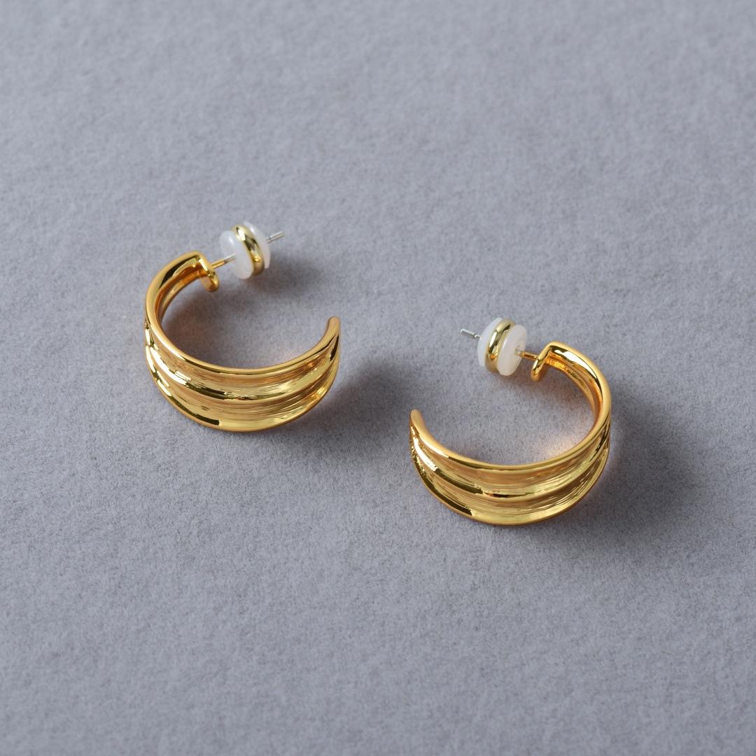 Niche Design Double-Layer Irregular Texture Circle Earrings 925 Silver Needle Stud Earrings Temperament High-End Fashion Earrings