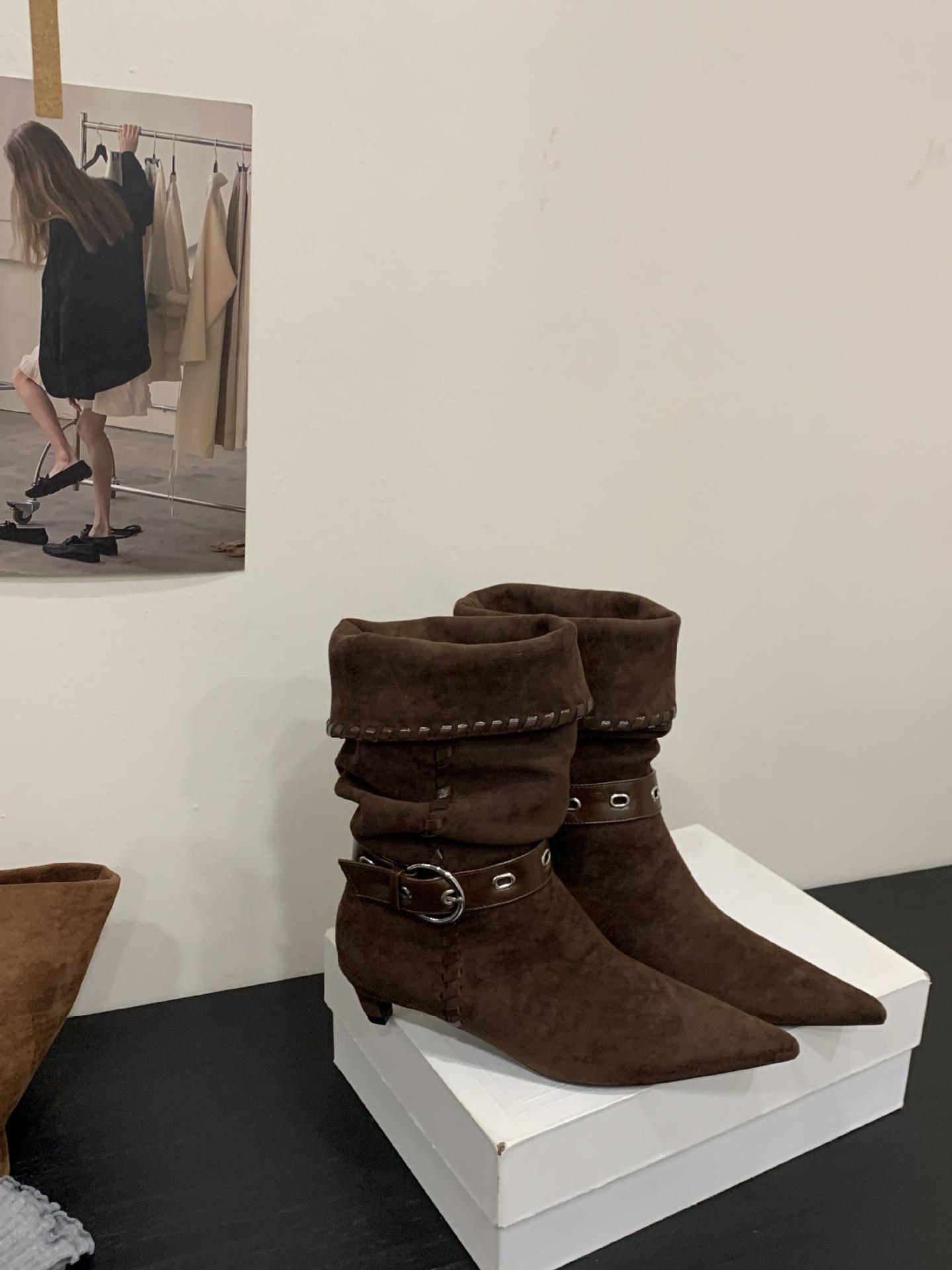 

2025 new retro slim versatile west heel pointed western boots women s suede short boots fashion stacking boots 39 темно-коричневого