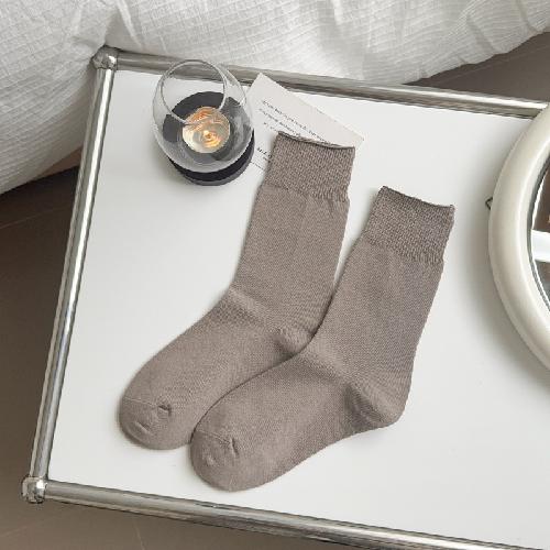 Simple Colored Women Socks Casual Breathable Ladies Korean Socks Plain Soft Daily Female Crew Socks Trendy Solid Color 2026 New