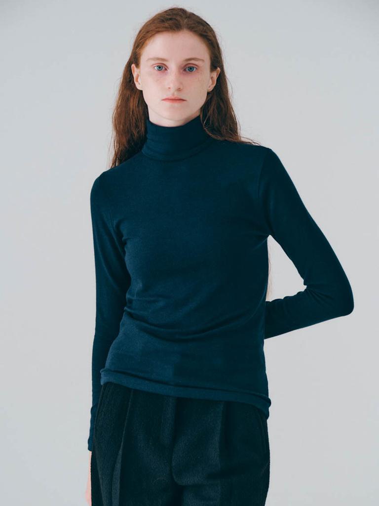 NOEUD Basic Wool Turtleneck Top (Navy)