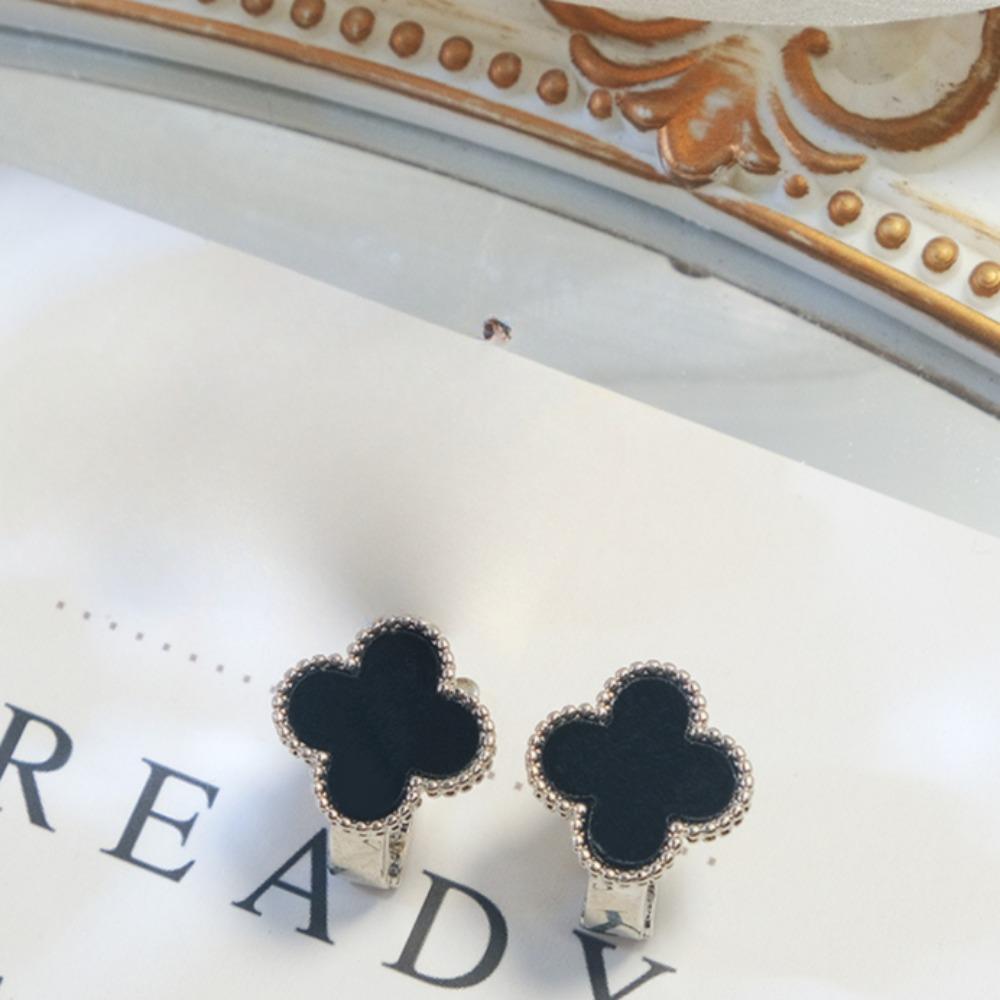 Fashion Earrings Simple Sweet Fresh Exquisite Lucky Four-leaf Clover Earring Buckle Temperament Female Earrings