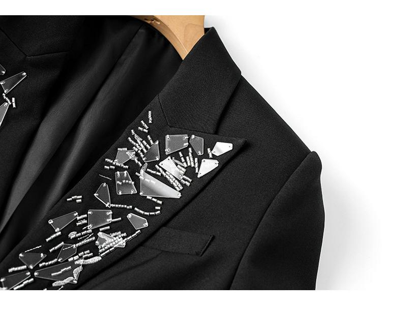 2025 Autumn New V-neck Black Blazer with Heavy Beading and Waist-Cinching Design