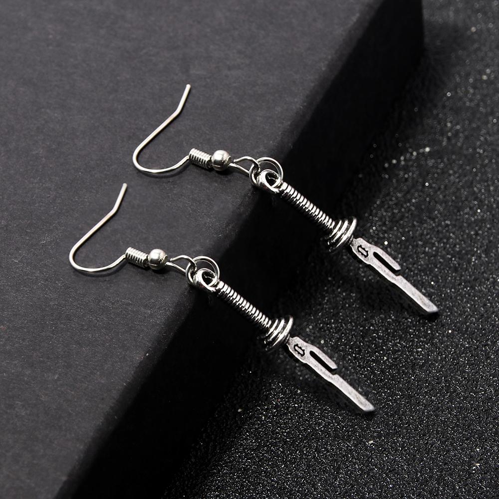 Pendientes Anime Jujutsu Kaisen Fushiguro Toji Modelo de Arma Colgante Clips para Orejas para Mujeres Hombres Joyería