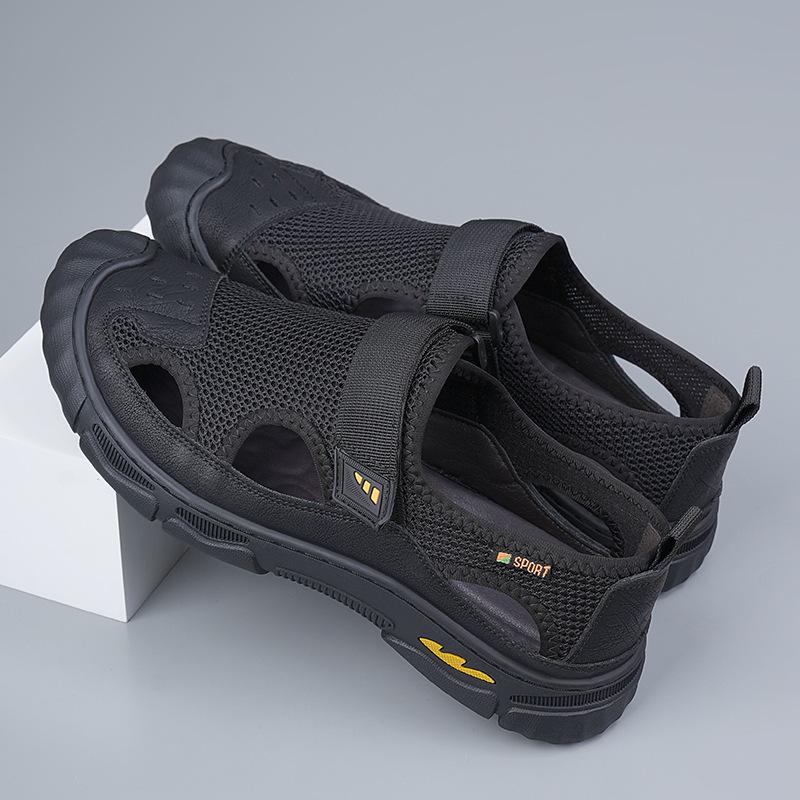 2025 Summer New Vietnam Rome Leisure Beach Hole Hole Breathable Bag Head Leather Shoes Hollow Men's Sandals 5518