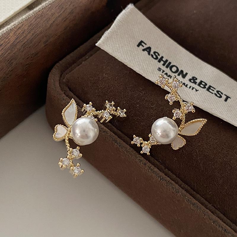 Aripi de fluture Perle Stud Design simplu Sens Nișă Moda femeii Ușoare Lux High-End Versatil Zircon