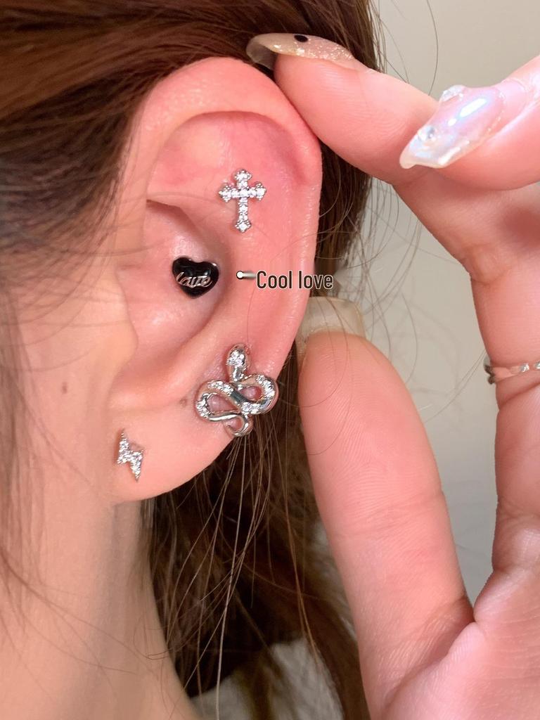 Thai Spicy Snake-Shaped Titanium Steel Ear Cuff – Anti-Allergic & Stylish Design for Women