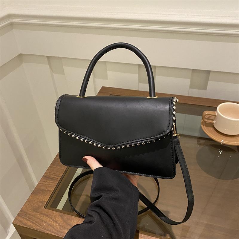 

Internet celebrity fashion simple personality small bag women 2025 spring new versatile ins shoulder messenger bag small square bag чёрный