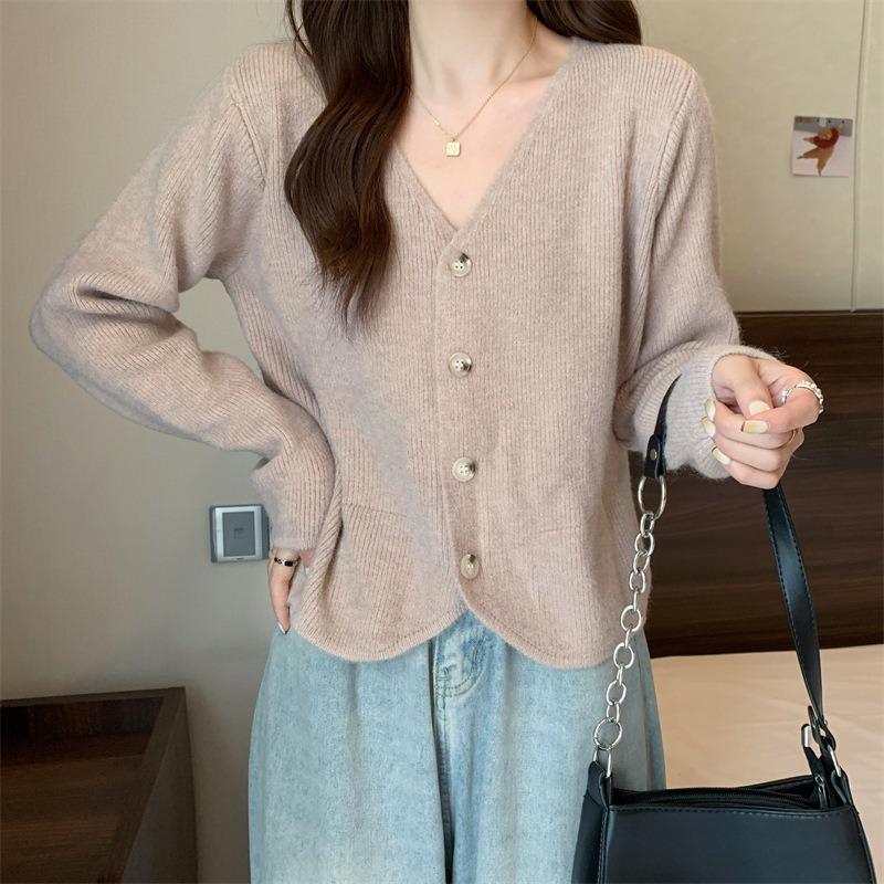 

Дизайнерский нишевый вязаный кардиган топ женский зимний новый с V-образным вырезом короткий свитер куртка average size [recommended 80-60kg]