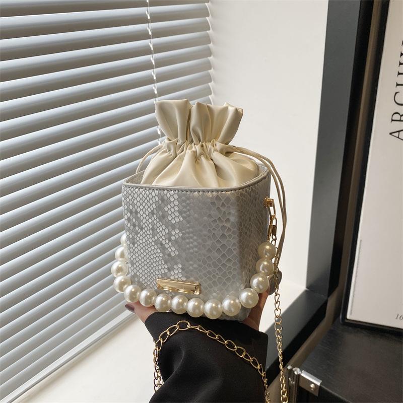 Trend Personality Fashion Popular Niche Spring Large Capacity New Portable Chain Crossbody Bucket Bag