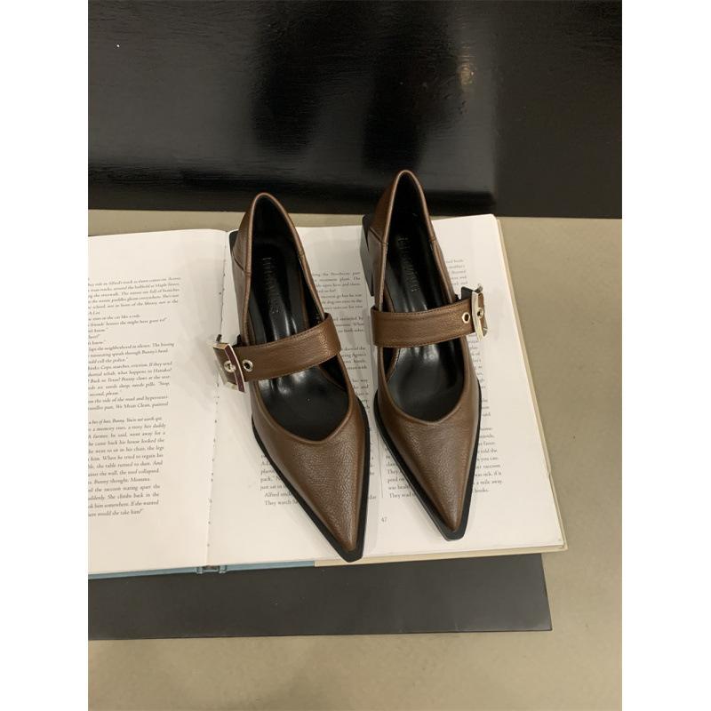 Retro pointed Mary Jane small leather shoes women's British autumn and winter 2025 new Korean version thick heel loafu single shoes
