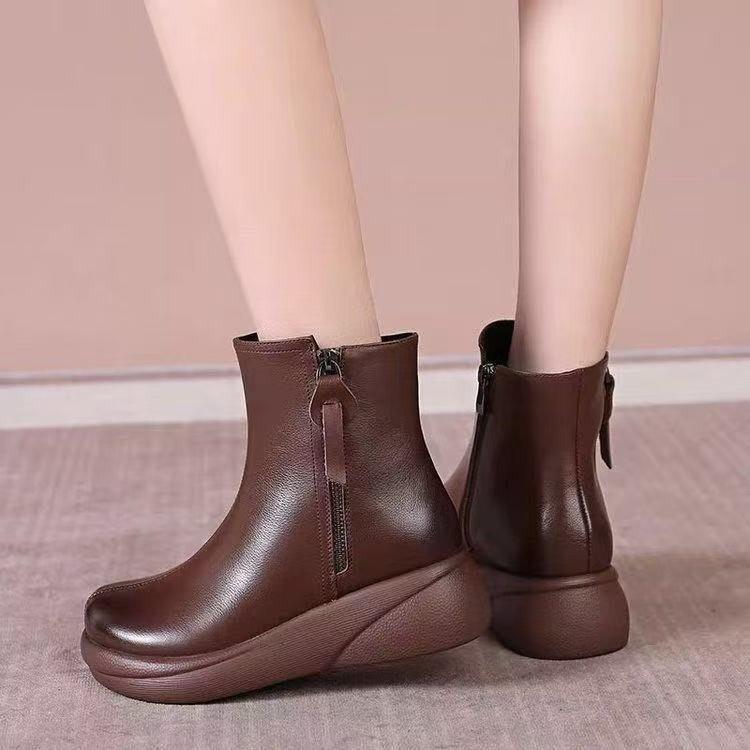 Thick-soled Muffin Short Boots Women's 2025 Autumn and Winter New Soft Leather Round Head Flat Bottom Velvet Warm Casual Temperament Martin Boots