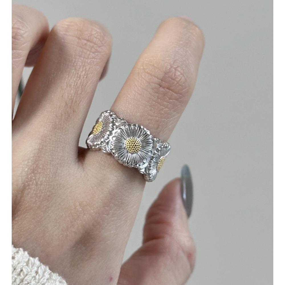 Vintage Small Daisy Ring Female Gemstone Set Couple Ring Ring Ring Adjustable open ring