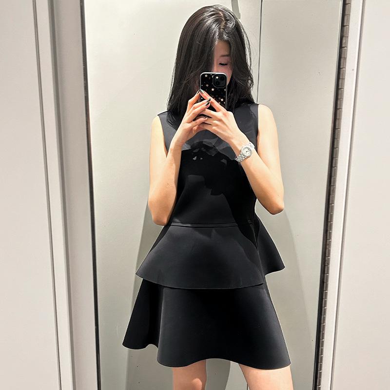 Deconstructed Hepburn Style Little Black Dress with Sleeveless Top - 2025 Spring Women's Slim Skirt
