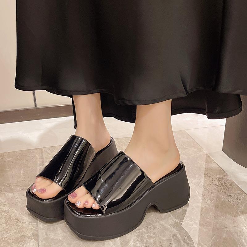 Fashion Women's Slippers 2025Summer New Thick Soled Sandals Square Head Open Toe Chunky Slippers for Women Mules Slippers Slides
