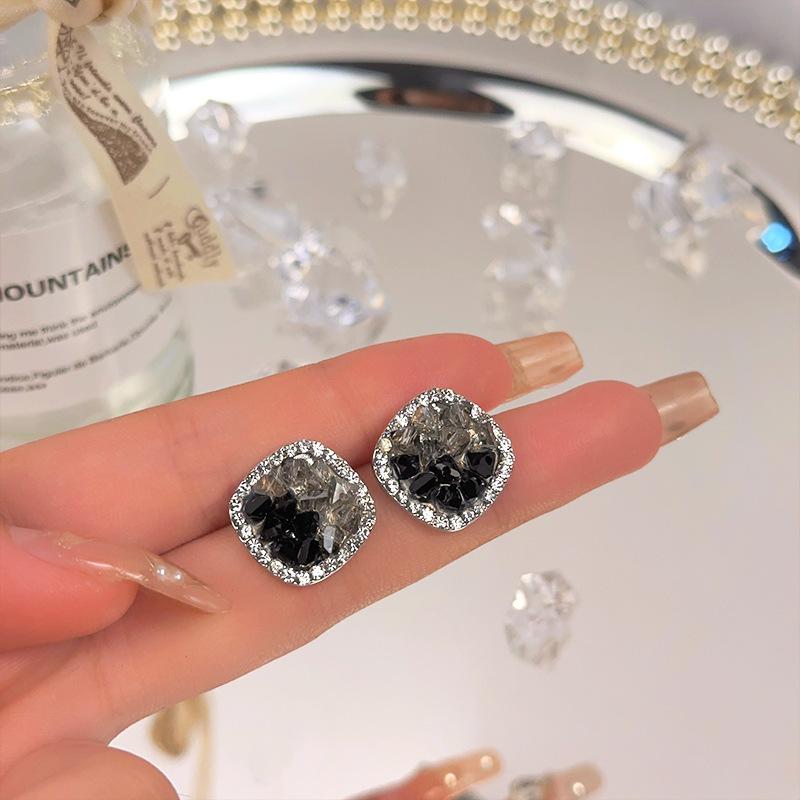 Silver Needle Fashion High-end Sense Diamond-set Black Earrings Niche Versatile Temperament Earrings Light Luxury High-quality Earrings