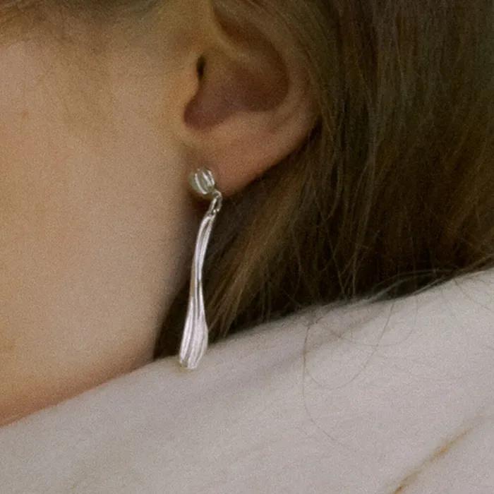 FULL LEAF DROP EARRING