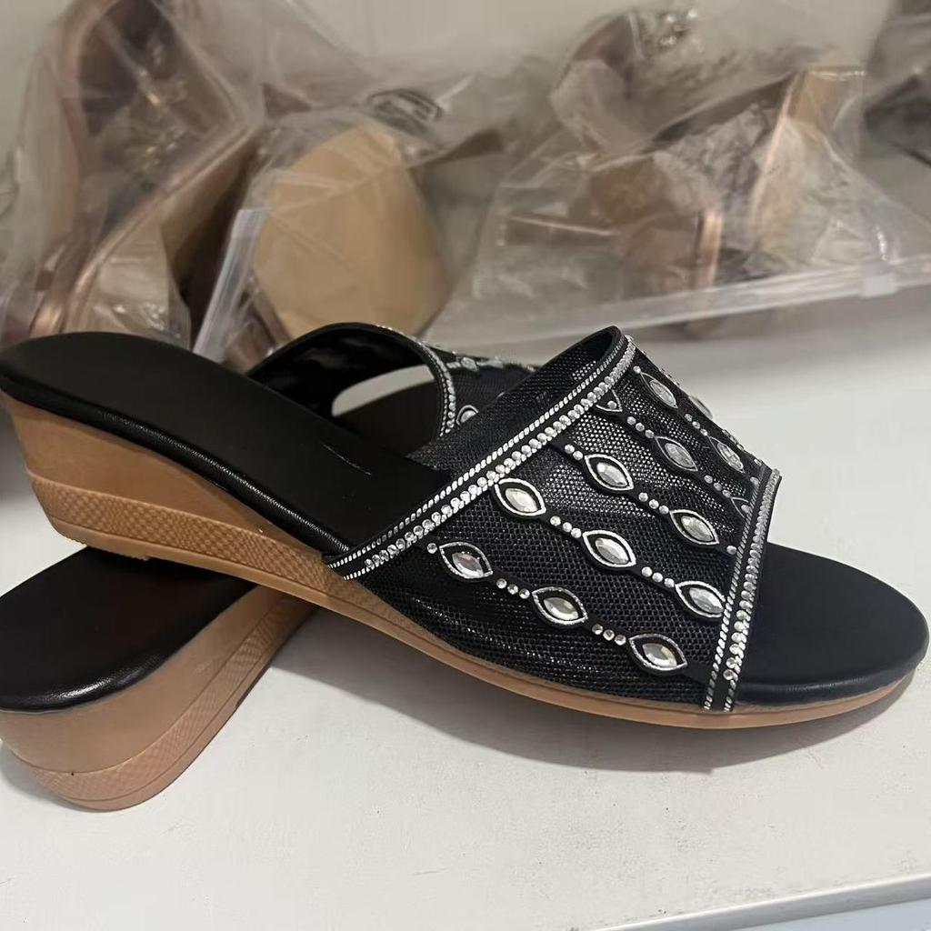 Slippers Women's Summer Outdoor Wear New Casual and Versatile Women's Sandals