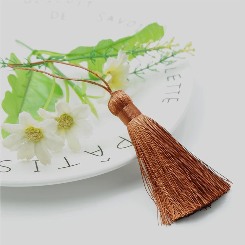 8 cm Kurzer Dicker Quaste Geschlossen Anti-Falten Vertikal Eis-Seide Kleine Quaste Hängendes Ohr Lesezeichen Kleidung Haarnadel Quaste Ohr