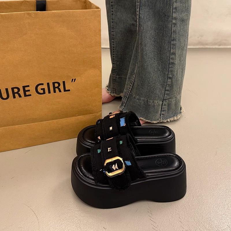 

Cool slippers women s skirt thick bottom high sense with summer 2025 new wear fashion small height increase one-word drag 40 чёрный