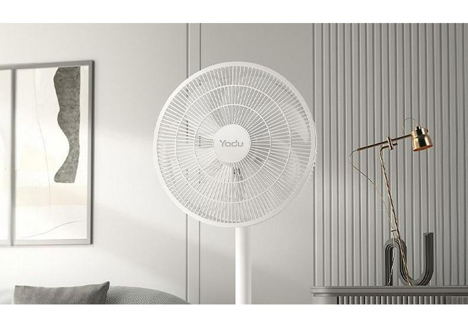 Remote Control Oscillating Floor Fan with Powerful Wind