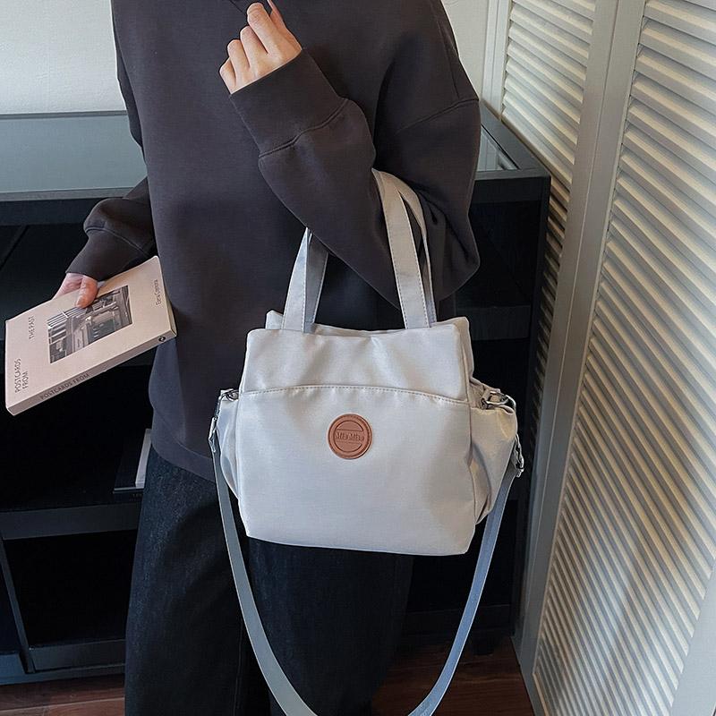 Lightweight Large Capacity Shoulder Bag Women's Waterproof Nylon Tote Bag