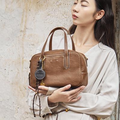 2025 New Vintage Vegetable-Tanned Leather Bowling Bag for Women, Commuter Crossbody Bag, Trendy High-End Handbag