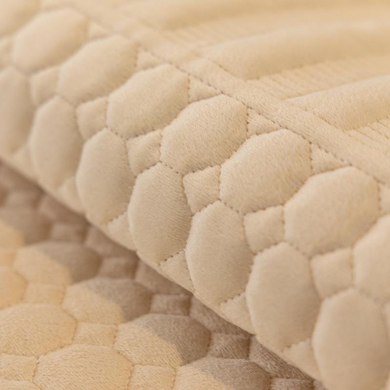 Podzimní a zimní lehký luxusní plyšový prošívaný polštář na pohovku Moderní jednoduchý protiskluzový potah na ručník na pohovku