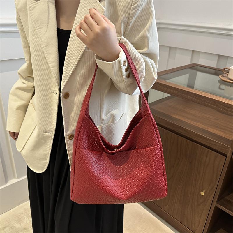 Stylish Large Capacity Women's Shoulder Tote Bag Retro Design In Black Brown Red White And Khaki