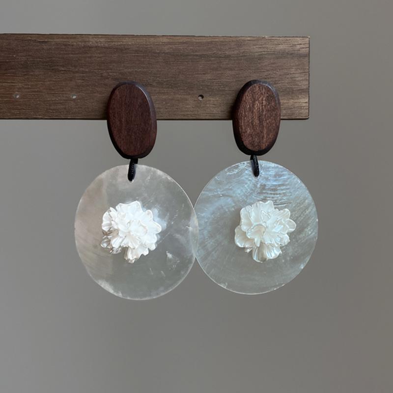 Elegant Retro Wooden Mother-of-Pearl Tassel Earrings - Unique, Versatile Vacation Style Accessories