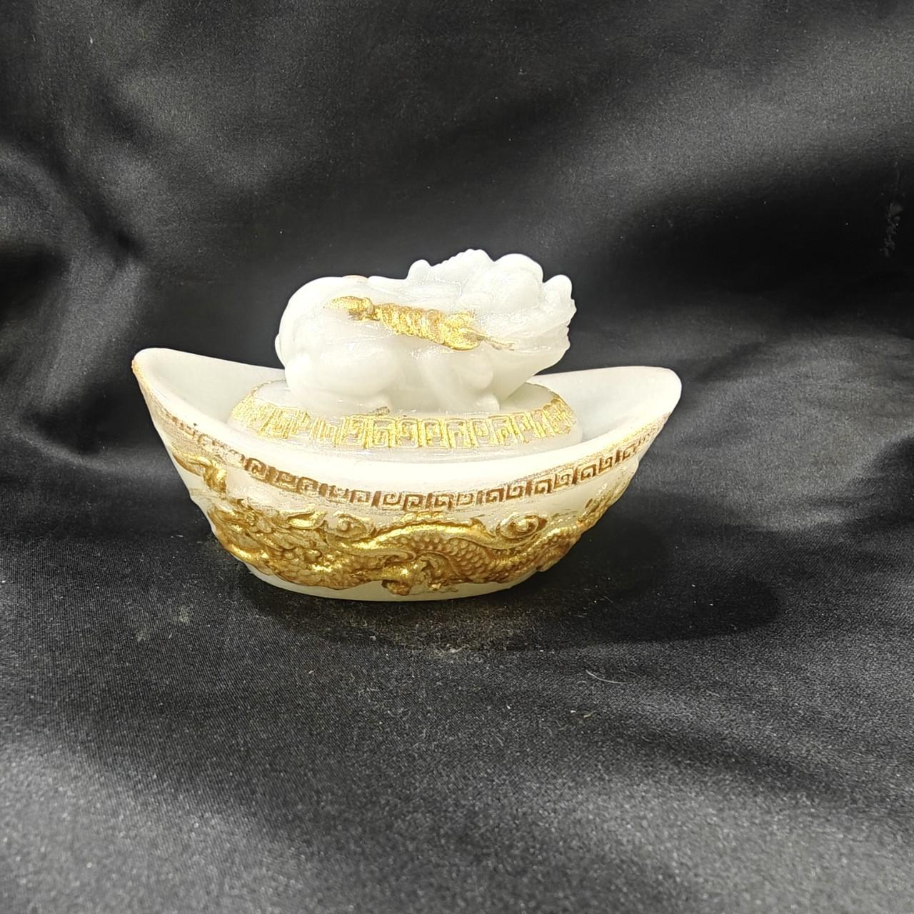 Luminous Resin Pixiu Yuanbao Handheld Ornament Gift Model