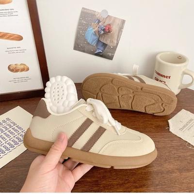 Sapatos de plataforma de cabeça grande feios fofos de nicho para mulheres outono novo versátil estudante esportes sapatinhos brancos