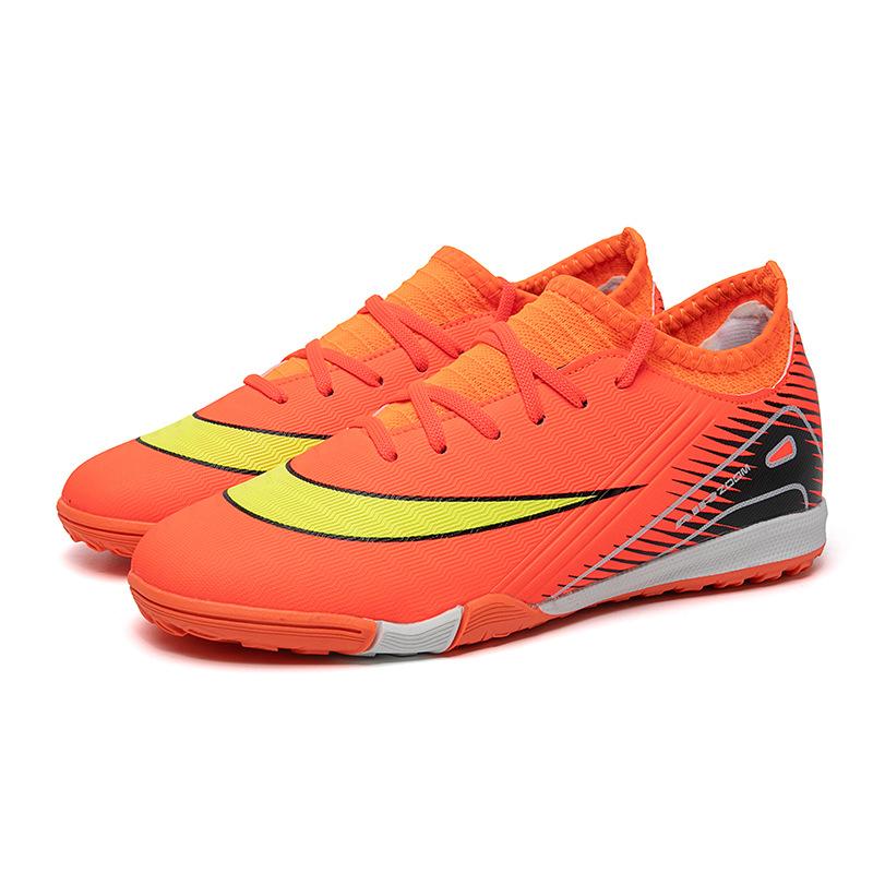 

New 6-color 31-40 sizes for children, classmates, primary school students, broken nails, indoor and outdoor sports, football training shoes 40