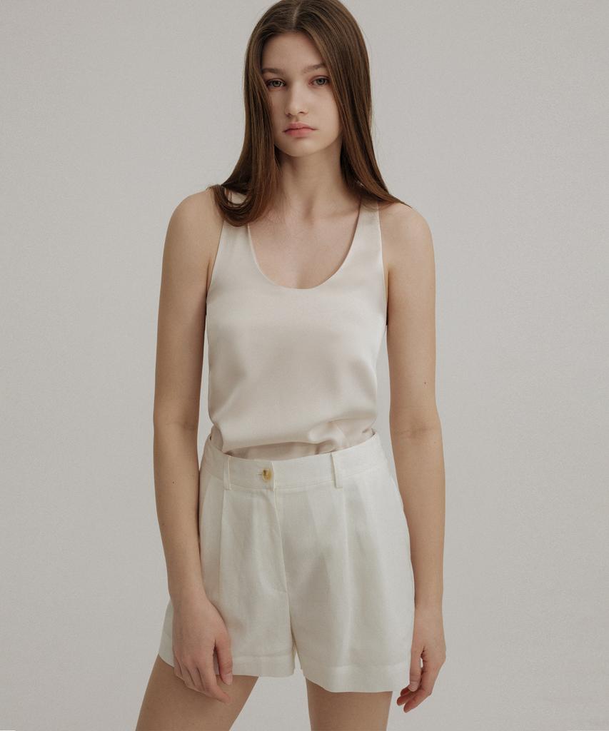 AVA MOLLI Two-Tuck Linen Short Pt (White)