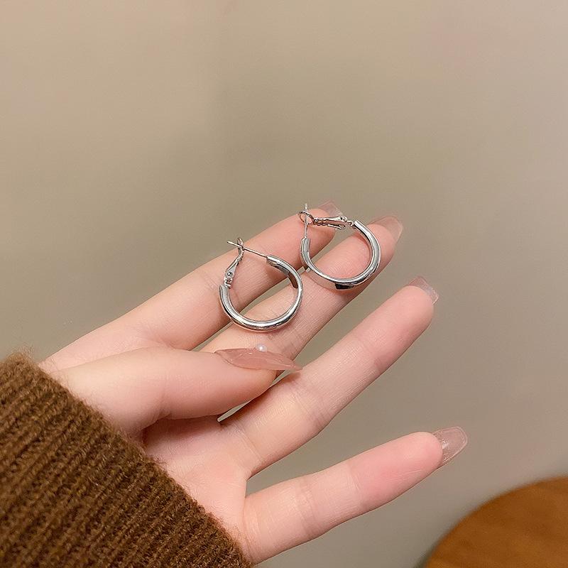 Silver Needle Silver Pigment Ring Earrings, Women's Cold Temperament, Versatile Earrings, Design Sense of Simple Earrings