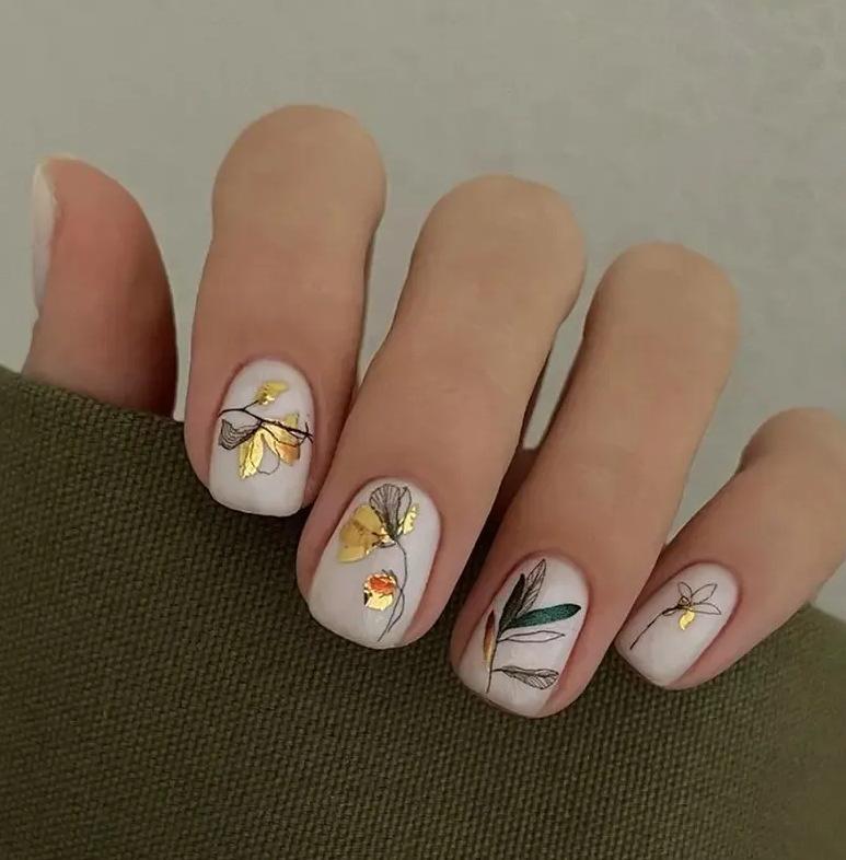 

Летние французские накладные ногти с цветочным дизайном, 24 шт. - Коллекция Pure Desire Yellow Jelly Glue + File (Temu/Tiktok)