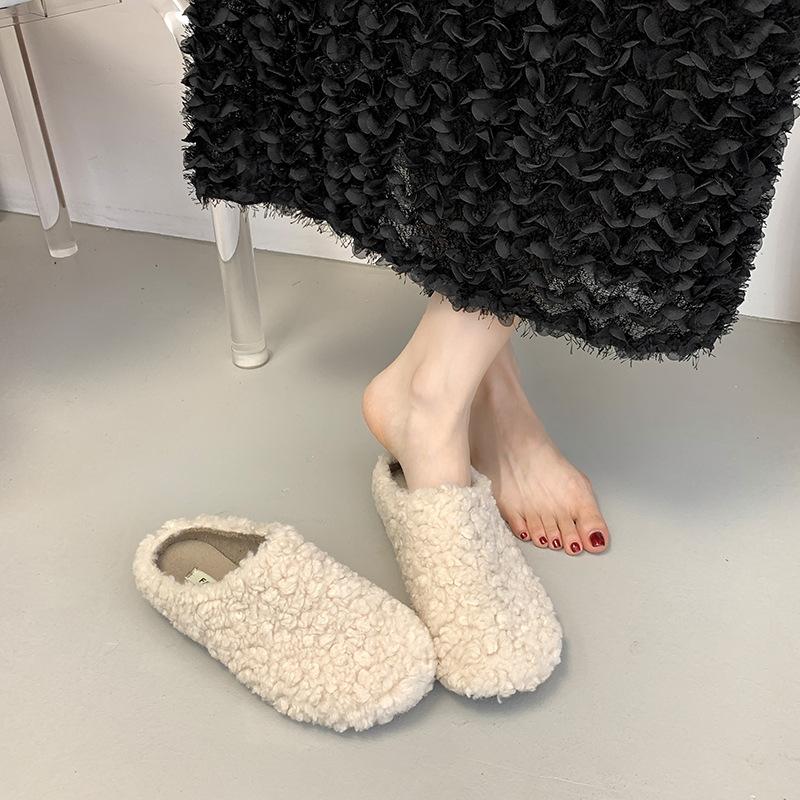 Foreign style, fashionable and versatile, lazy flat-bottomed fluffy shoes for women in autumn and winter 2025, new outer wear bag head cotton slippers