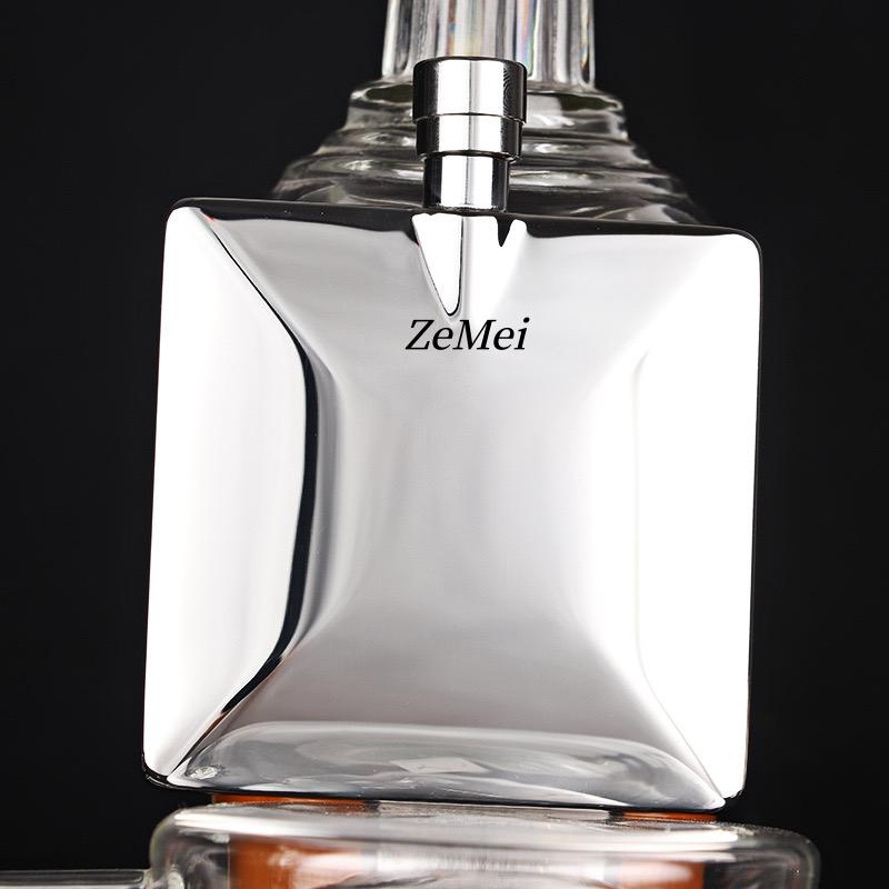 Tragbare Edelstahl-Feldflasche, 4 oz Spirituosen Wodka Tasse + Trichter für den Außenbereich Whiskey Feldflasche, Flache Form Flagon Geschenk für Männer