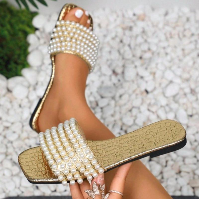 Fashion Women Slippers 2025 New Pearl Flat Slippers Plus Size Square Head Beach Shoes Women Holiday Lightweight Sandals Slides Women