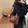 Oily leather handbag, large-capacity retro one-pack, multi-back tote bag, high-end sense child and mother bag, female messenger bag.