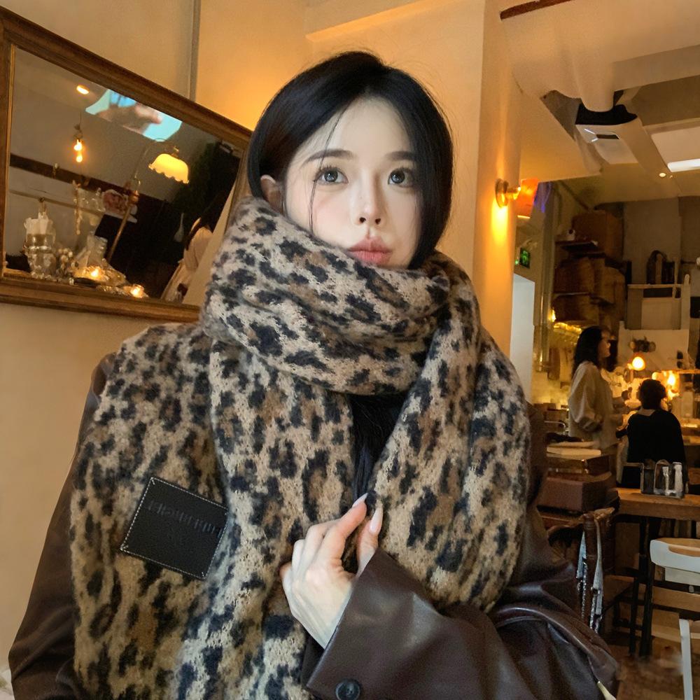Leopard Print Plush Scarf Women's Winter New Retro Thickened Warm Millennial Babes Style Scarf Shawl Student