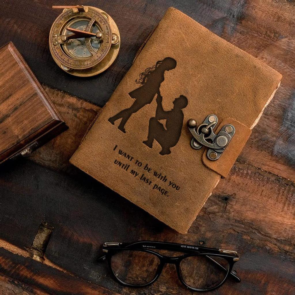 Kožený obal Ručně vyráběný papír s otřepenými okraji Milovník vintage maketa Rytý diář s kovovým zámkem Denní plánovač zápisník na psaní