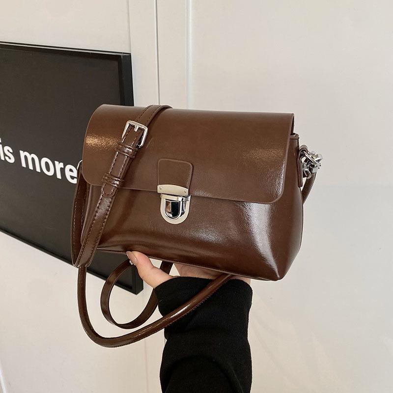 Retro Small Bag Women's Spring and Summer New Versatile Shoulder Messenger Bag Women's Fashion Commuter Small Square Bag