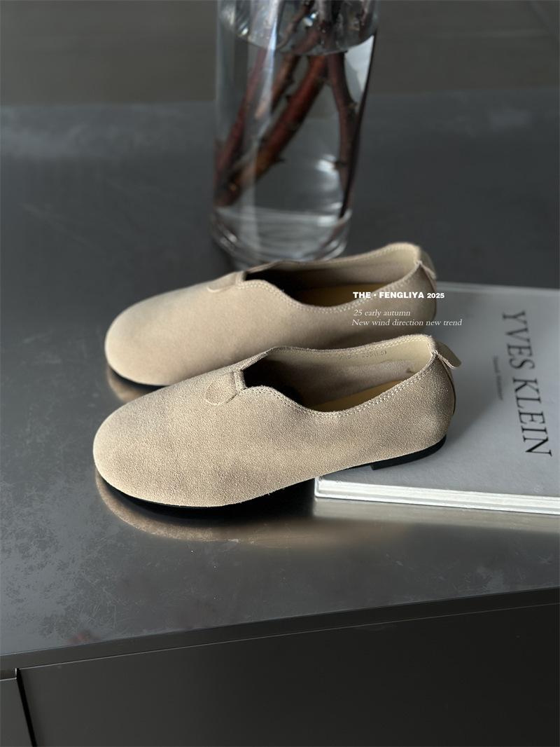 

Soft-soled single shoes women s 2025 autumn new flat shoes one-pedal grandma shoes women s versatile Doudou shoes 35