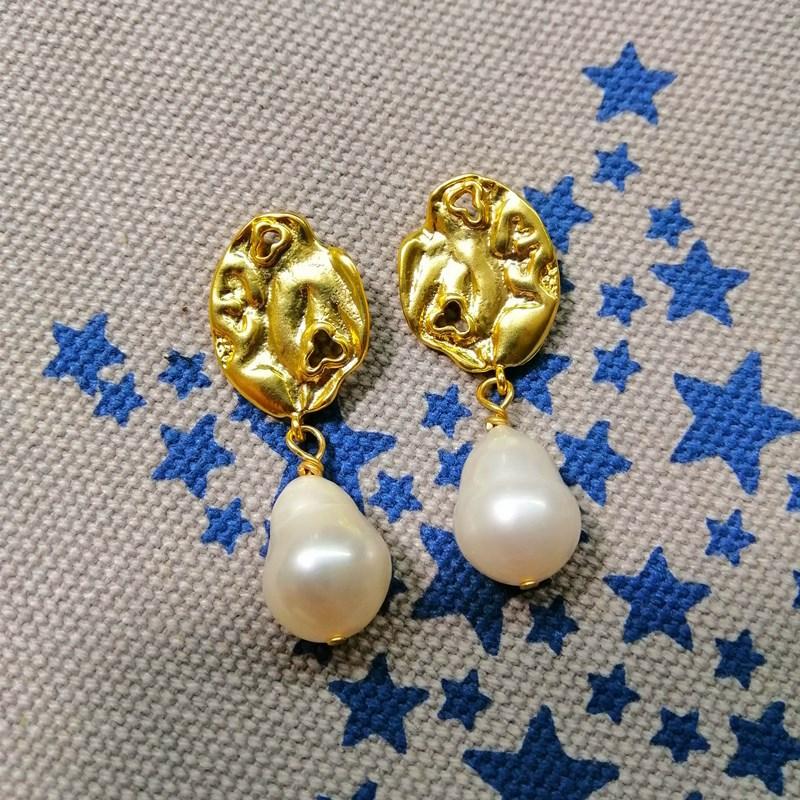 Natural Baroque Pearl Asymmetrical Pleated Irregular Gold-plated Minimalist Celi-style Earrings