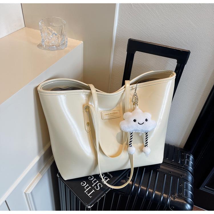 Minimalist Style Tote Bag Women's 2025 New Fashionable Large-capacity Commuting Shoulder Bag Casual Texture Armpit Bag