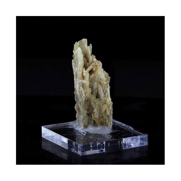 Pierres et Minéraux. Clinozoisite. 62.0 ct. Marine de Scala, Canari, Haute-Corse, France.